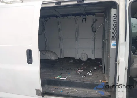 2004 Chevrolet Express from USA, damaged, VIN 1GCGG25V541233429